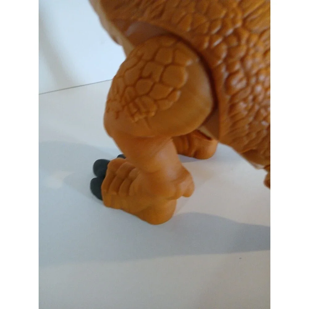 JURASSIC WORLD THRASHIN ACTION T-REX DINOSAUR MATTEL 2021